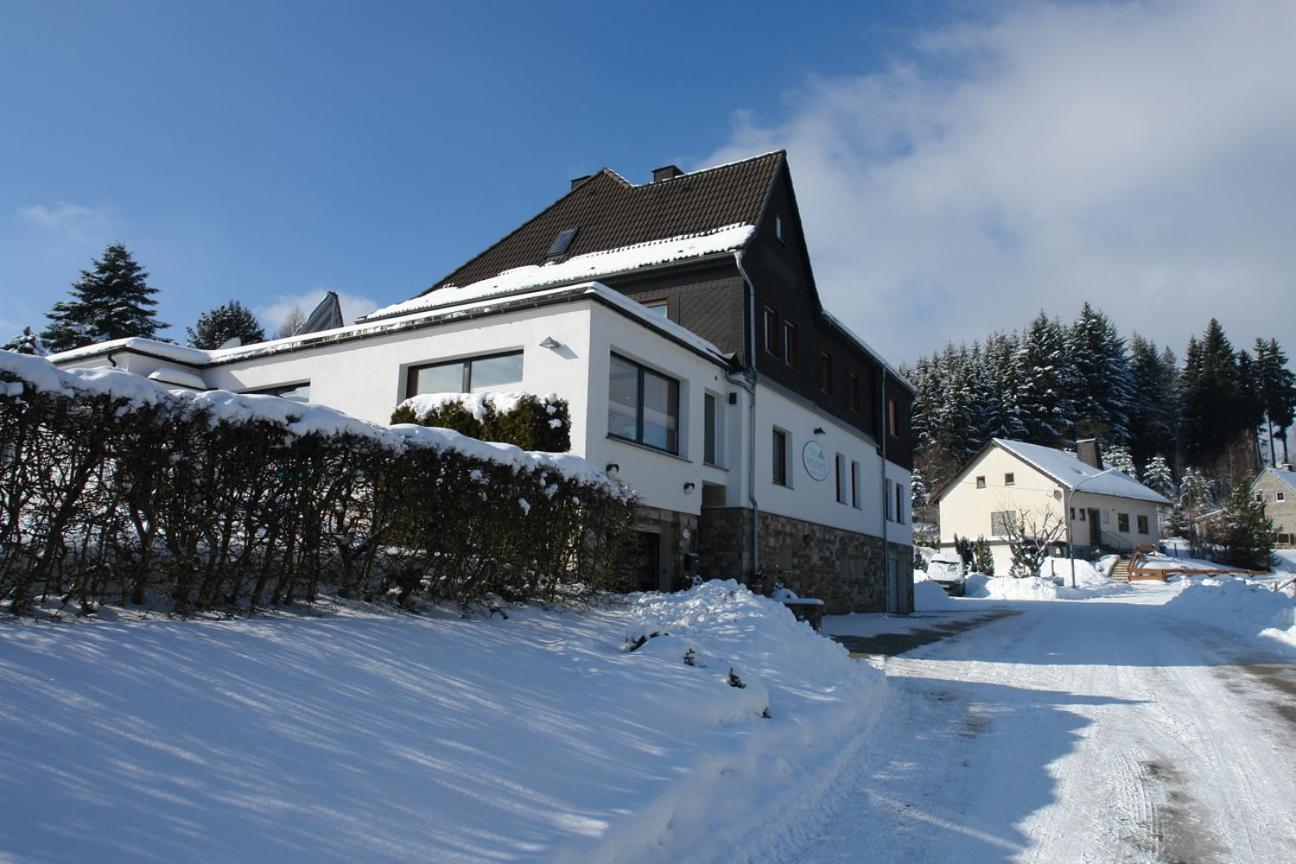 Haus Hesseberg Hotel Медебах Екстериор снимка