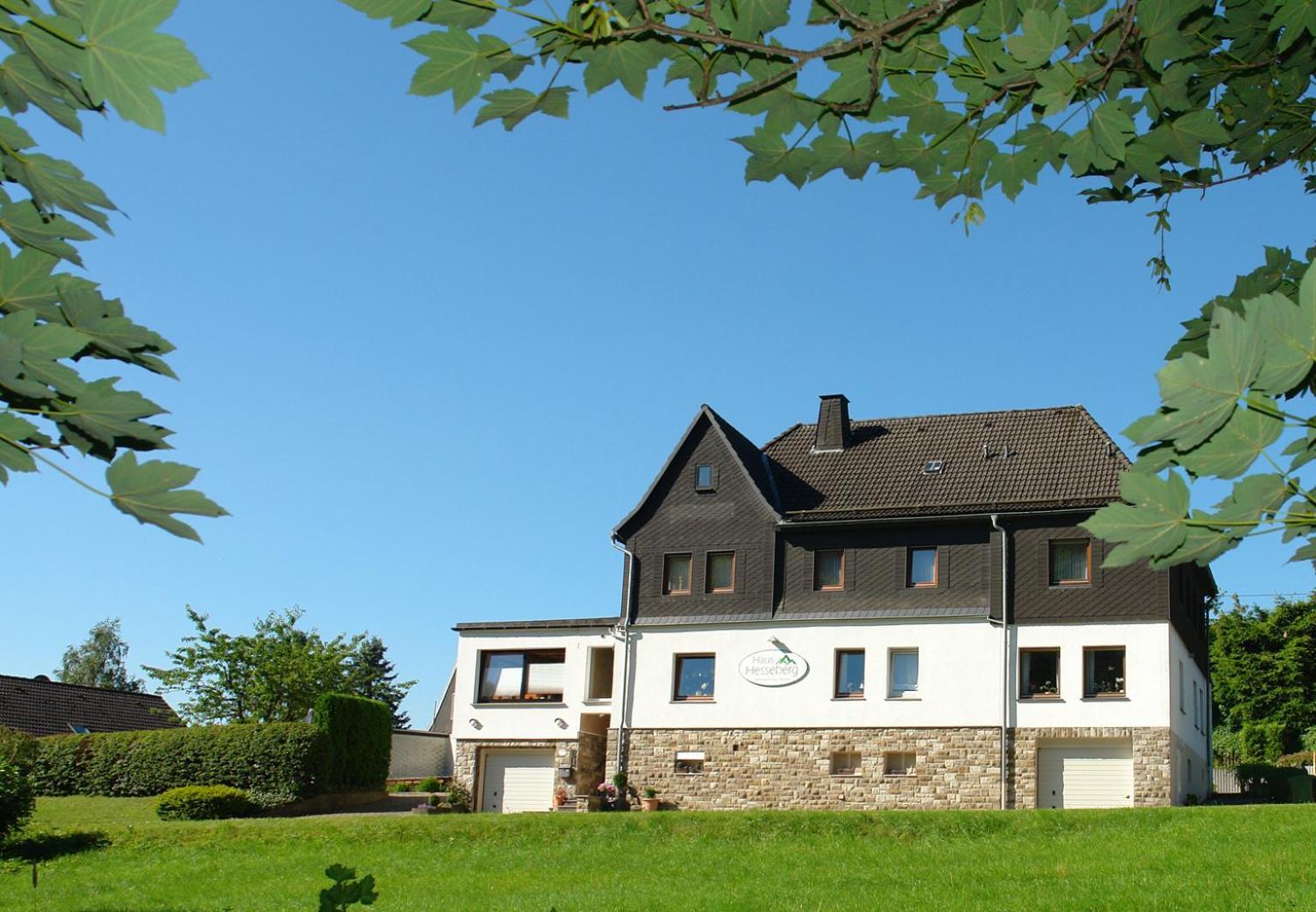 Haus Hesseberg Hotel Медебах Екстериор снимка
